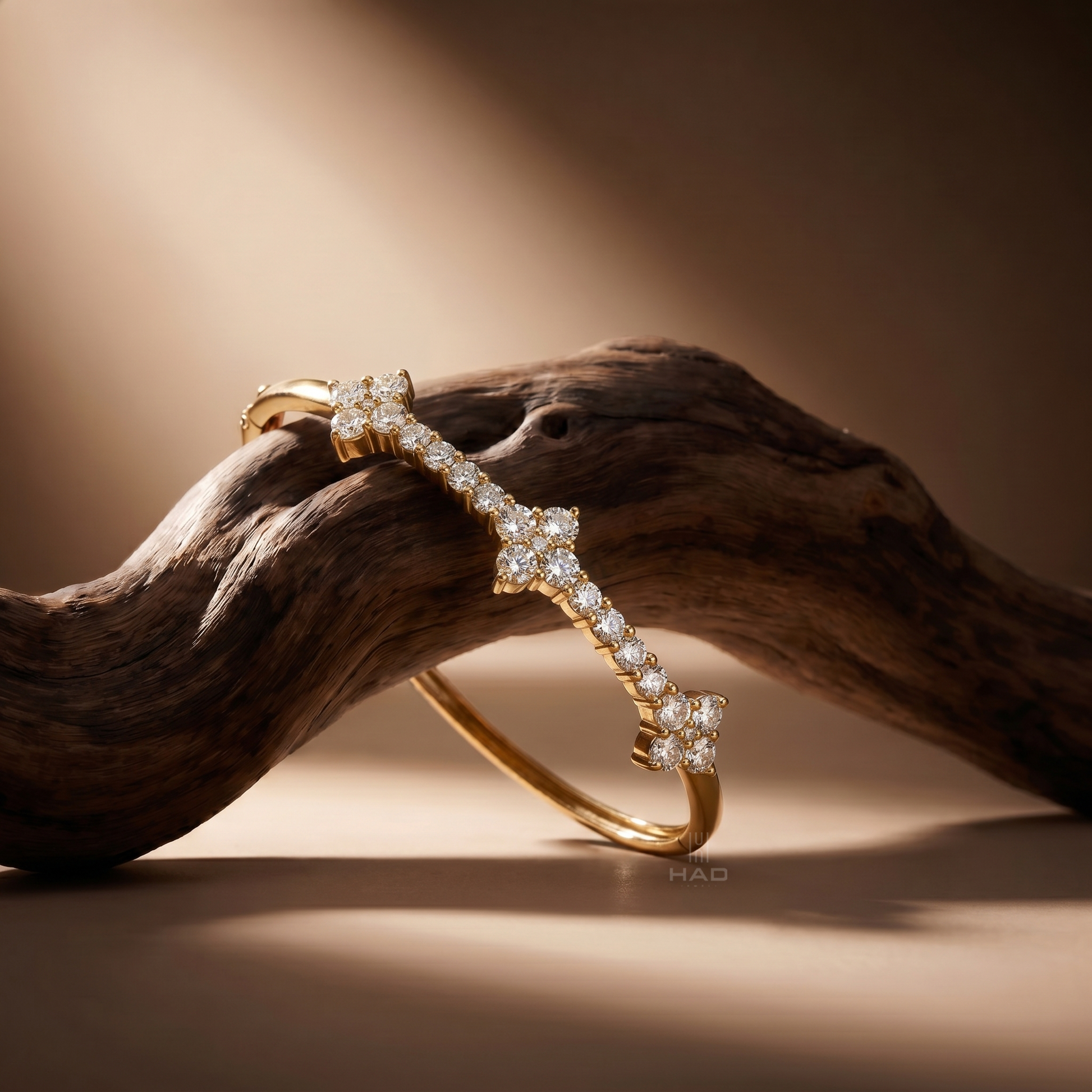Round Cut Unique Style Bracelet